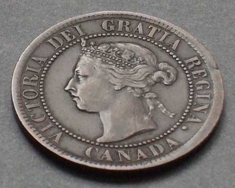 Color photo: Oblique view of 1895 large cent