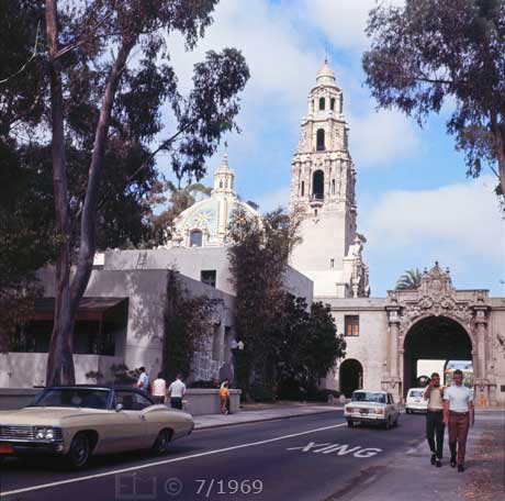 Color photo: El Prado entrance to park - Embedded text: 7/1969