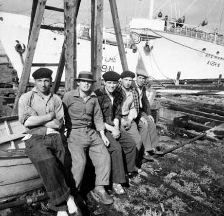 grayscale photograph: 5 man portrait