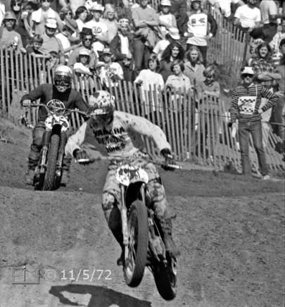 B/W photo: Racers return to straight raceway; with jumps - Embedded text: 11/5/72