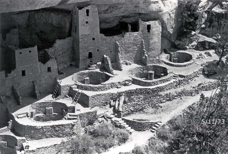 B/W photo: Close, right-side view of ruins - Embedded text: 5/11/73