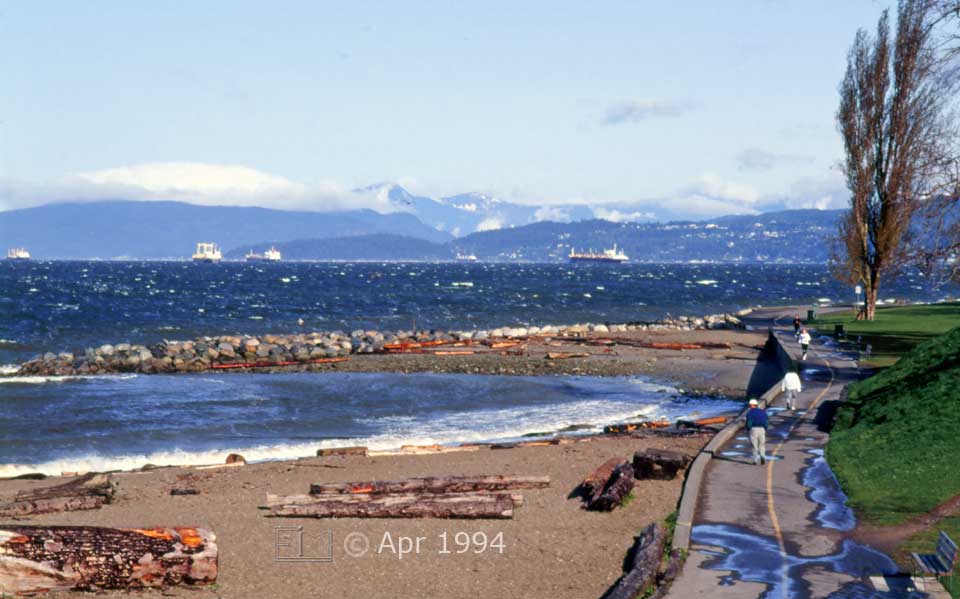 Color photo: Walkway along West End beach front - Image taken: 4/7~12/1994