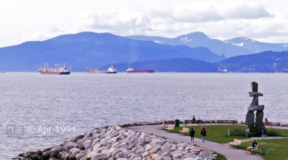 Color photo: Iunkskuk sculpture on English Bay- Image taken: 4/7~12/1994